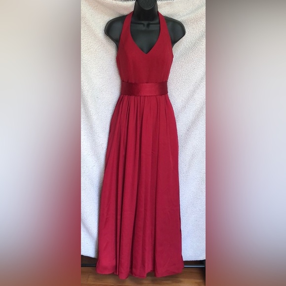 Vera Wang White V neck halter gown with sash, 2 pockets, bows - Picture 2 of 16